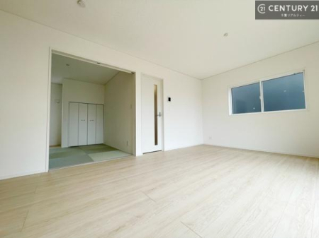 ���r���O �傫�ȑ����炽���Ղ�̗z���������閾�邢���r���O�B�J�����̂��郊�r���O�ŉƑ��c���̂��났�̎��Ԃ��߂����܂��I