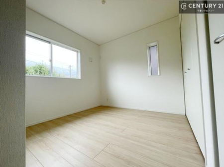 �m�� �V���v���Ƀf�U�C������Ă��邽�߁A�Ƌ��I�т܂���I
���C�ɓ���̉Ƌ��u���Ă��낰���Ԃ���邱�Ƃ��ł��܂��B