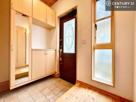 ���� �~���[�t���V���[�Y�{�b�N�X�t���ŁA���ւ��Еt�����|�������₷���ł��I
�X�b�L���������ւŌ˂��J�����u�ԁA�������̂���S�n������Ԃ��o�}���Ă���܂��B