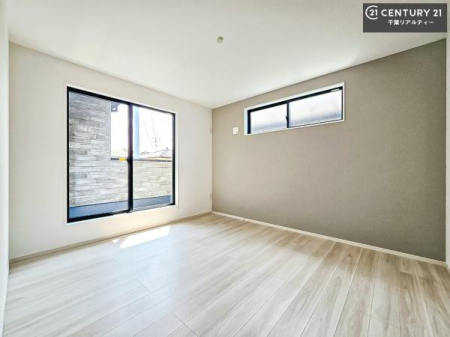�Q�� �o���R�j�[�ɖʂ����m���́A�����Ղ�̗z�����������ޖ��邢��ԁB����̔����������Ɩ�����Q���Ƃ��Ă������߂ł��B���͐S�n�悢���ɕ�܂�Ȃ���C�����悭�ڊo�߂��܂��B