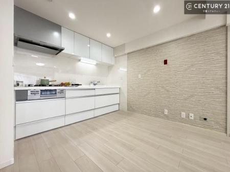 �L�b�`�� ��Ƃ肠�钲���X�y�[�X�ō�Ƃ����₷�����K�ȃL�b�`���ł��I
���q�l�ƈꏏ�ɂ��َq������y���߂�L�X�X�y�[�X�ł��B�y�����������ԂɂȂ肻���ł��ˁI