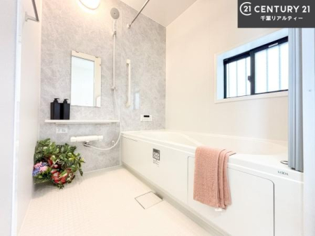 ���� �������������l�̕��͋C�̃o�X���[���́A�����o�Ă��ăo�X�^�C�����[���I
���d���撣���Ă��邲�J���ɂ��D�݂̓����̓����܂����āA�y����ł݂Ă͂������ł��傤���H