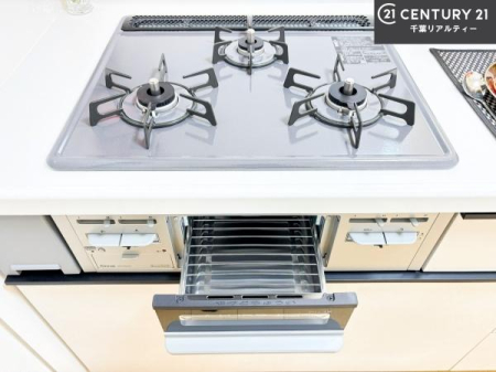 �L�b�`�� �R�����͎O������̂ł������̓����i�s���ł��܂��B
�������O�����t���ł��B�����X�y�[�X���L�X���Ă���׍�Ƃ����₷���I�g�����肪�ǂ��V�X�e���L�b�`���ł��I