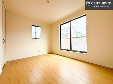 �m�� �o���R�j�[�ɖʂ��Ă���m���ł��B���邭�����肪����A���C����������ł��܂��I���N���āA�O�ɏo�Ĕw�L�т����[�ċz�����ǂ������}������邱�Ƃ��ł��܂��B