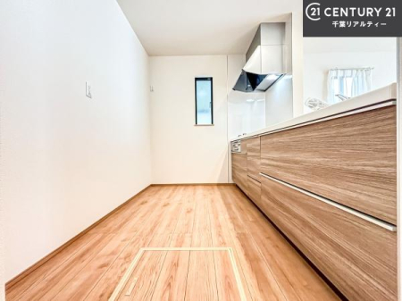 �L�b�`�� ��Ƃ肠�钲���X�y�[�X�ō�Ƃ����₷�����K�ȃL�b�`���ł��I
���q�l�ƈꏏ�ɂ��َq������y���߂�L�X�X�y�[�X�ł��B�y�����������ԂɂȂ肻���ł��ˁI