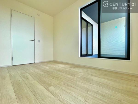�m�� �o���R�j�[�ɖʂ��Ă���m���ł��B���邭�����肪����A���C����������ł��܂��I���N���āA�O�ɏo�Ĕw�L�т����[�ċz�����ǂ������}������邱�Ƃ��ł��܂��B
