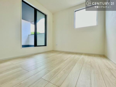 �Q�� �o���R�j�[�ɖʂ��Ă���m���ł��B���邭�����肪����A���C����������ł��܂��I���N���āA�O�ɏo�Ĕw�L�т����[�ċz�����ǂ������}������邱�Ƃ��ł��܂��B