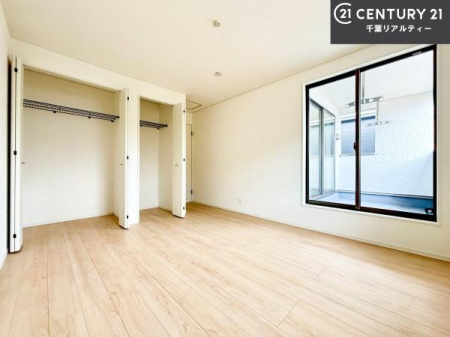 �m�� �o���R�j�[�ɖʂ��Ă���m���ł��B���邭�����肪����A���C����������ł��܂��I���N���āA�O�ɏo�Ĕw�L�т����[�ċz�����ǂ������}������邱�Ƃ��ł��܂��B
