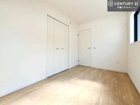 �m�� ���[�X�y�[�X�����Ă��܂��I�������X�b�L�����ڂ��鎖���ł��܂��ˁB
�Ƌ��I�΂Ȃ��V���v���ȃf�U�C���ׁ̈A�Ƌ��I�΂����C�ɓ���̋�ԍ�肪�ł������ł��ˁB