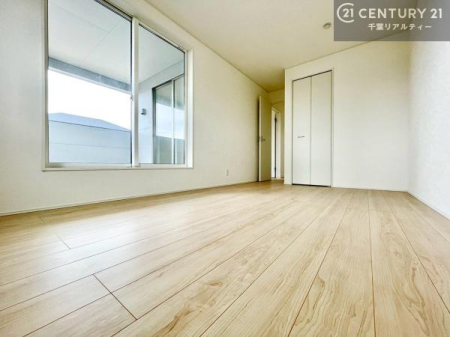 �Q�� �o���R�j�[�ɖʂ����m���́A�����Ղ�̗z�����������ޖ��邢��ԁB����̔����������Ɩ�����Q���Ƃ��Ă������߂ł��B���͐S�n�悢���ɕ�܂�Ȃ���C�����悭�ڊo�߂��܂��B