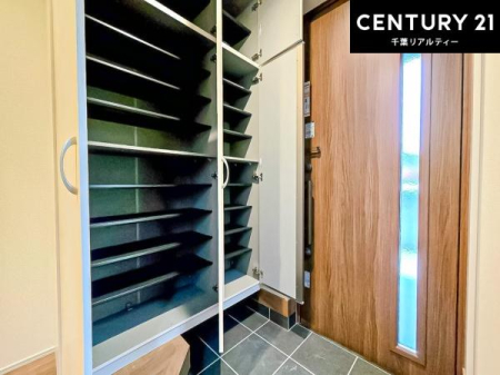 ���� �V���[�Y�{�b�N�X�t���Ȃ̂ŁA���ւ��Еt�����|�������₷���ł��I
�X�b�L���������ւŌ˂��J�����u�ԁA�������̂���S�n������Ԃ��o�}���Ă���܂��B