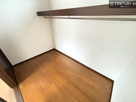 ���[ �E�H�[�N�C���N���[�[�b�g�t���ł��B��������̂��m���Ȃǂ����[���Ă��������ł��ˁI���ɂ���@�������ȂǋG�ߕ��̑傫�ȉƓd�����[�ł��܂��I�i���d�l�j