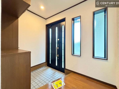 ���� ���ċA���Ă��Ă��A�������܁I�����������Ȃ�A�D�����}������Ă�����ԂɂȂ��Ă��܂��B
���邭��������錺�ւł��I