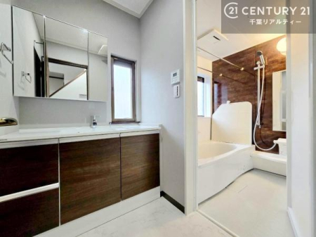 ���ʑ�E���ʏ� ��Ƃ�̂���L�X�Ƃ������ʑ���̗p�B���[�X�y�[�X���L�x�ɔ����Ă���A���ʗp�i����p�i���������萮���ł���A�g������̗ǂ���Ԃł��B