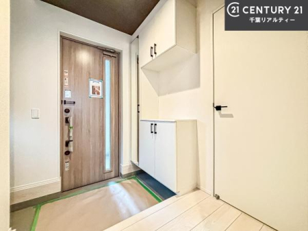 ���� �V���[�Y�{�b�N�X�t���B���ւ��Еt�����|�������₷���ł��I
�X�b�L���������ւŌ˂��J�����u�ԁA�������̂���S�n������Ԃ��o�}���Ă���܂��B