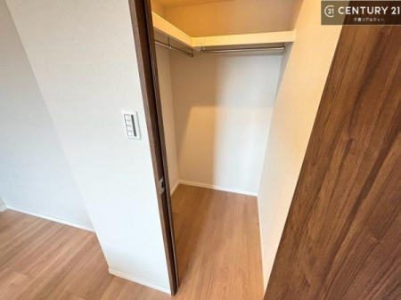 ���[ �E�H�[�N�C���N���[�[�b�g�t���ł��B��������̂��m���Ȃǂ����[���Ă��������ł��ˁI���ɂ���@�������ȂǋG�ߕ��̑傫�ȉƓd�����[�ł��܂��I