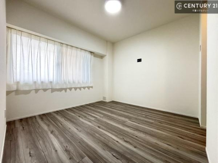 �m�� �V���v���Ƀf�U�C������Ă��邽�߁A�Ƌ��I�т܂���I
���C�ɓ���̉Ƌ��u���Ă��낰���Ԃ���邱�Ƃ��ł��܂��B