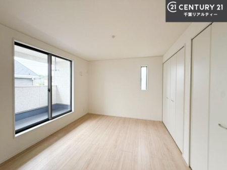 �m�� �o���R�j�[�ɖʂ��Ă���m���ł��B���邭�����肪����A���C����������ł��܂��I���N���āA�O�ɏo�Ĕw�L�т����[�ċz�����ǂ������}������邱�Ƃ��ł��܂��B