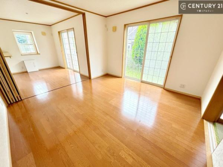 ���r���O �傫�ȑ����炽���Ղ�̗z���������閾�邢���r���O�B�J�����̂��郊�r���O�ŉƑ��c���̂��났�̎��Ԃ��߂����܂��I