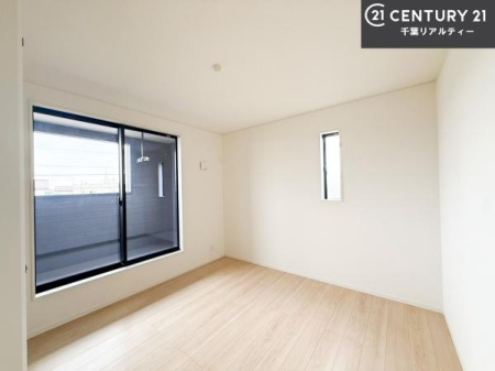 �m�� �o���R�j�[�ɖʂ��Ă���m���ł��B���邭�����肪����A���C����������ł��܂��I���N���āA�O�ɏo�Ĕw�L�т����[�ċz�����ǂ������}������邱�Ƃ��ł��܂��B