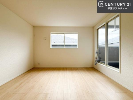 �m�� �o���R�j�[�ɖʂ��Ă���m���ł��B���邭�����肪����A���C����������ł��܂��I���N���āA�O�ɏo�Ĕw�L�т����[�ċz�����ǂ������}������邱�Ƃ��ł��܂��B