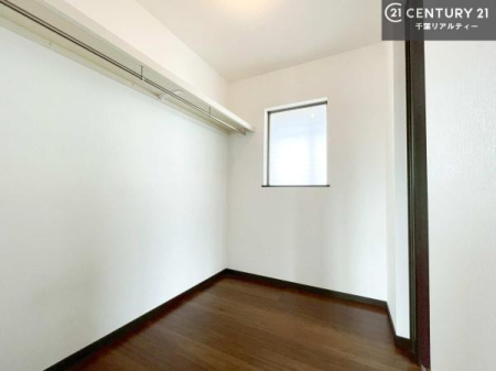 ���[ �E�H�[�N�C���N���[�[�b�g�t���ł��B��������̂��m���Ȃǂ����[���Ă��������ł��ˁI���ɂ���@�������ȂǋG�ߕ��̑傫�ȉƓd�����[�ł��܂��I