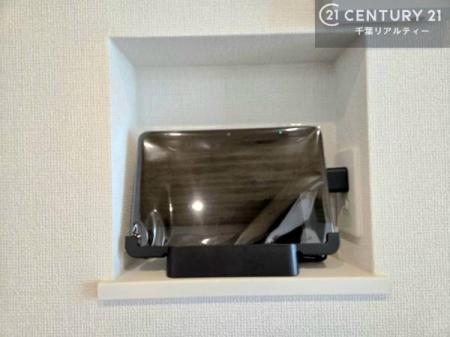 ���̑� �C���^�[�z����h�ƃJ�����A�Ɠd����A�����ʘb�A�G�l���M�[�Ǘ��܂őΉ��B�����̕�炵�������ƈ��S�E���K�E�֗��ɕς���X�}�[�g�z�[���T�[�r�X�ł��B�Ƒ��݂�Ȃ��Ȃ���A�������K�ɉ߂����܂�