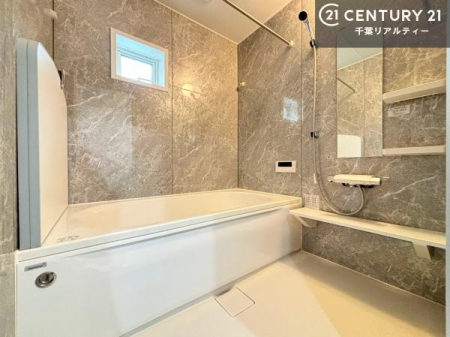 ���� �������������l�̕��͋C�̃o�X���[���́A�����o�Ă��ăo�X�^�C�����[���I
���d���撣���Ă��邲�J���ɂ��D�݂̍���̓����܂����āA�y����ł݂Ă͂������ł��傤���H
