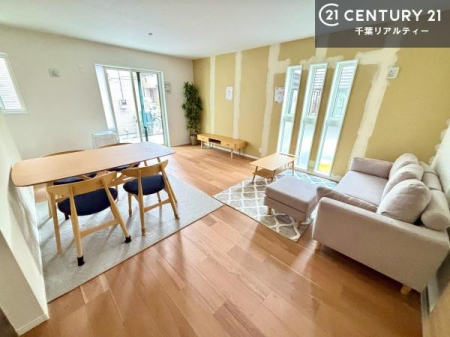 ���r���O �S�n�ǂ����r���O�͉Ƒ������R�ƏW�܂�܂��B�Ƒ��c�R�̎��Ԃ����������ł��B���Ƒ��ƁA����w�[���������Ԃ��߂��������ł��ˁB