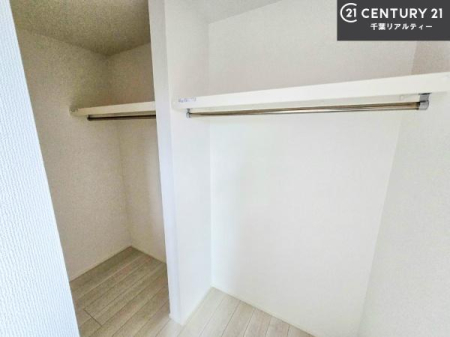 ���[ �E�H�[�N�C���N���[�[�b�g�t���ł��B��������̂��m���Ȃǂ����[���Ă��������ł��ˁI���ɂ���@�������ȂǋG�ߕ��̑傫�ȉƓd�����[�ł��܂��I
