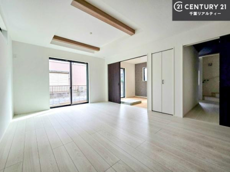 ���r���O �D�����z���܂肪���r���O����ł���ċ��S�n�̗ǂ���Ԃ����o���Ă���܂��I
���났�̎��Ԃ��߂����܂��I