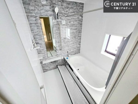 ���� �������������l�̕��͋C�̃o�X���[���́A�����o�Ă��ăo�X�^�C�����[���I
���d���撣���Ă��邲�J���ɂ��D�݂̓����̓����܂����āA�y����ł݂Ă͂������ł��傤���H