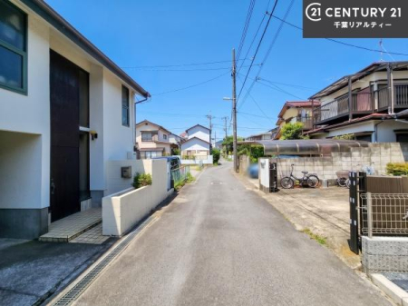 �O�ʓ��H�܂ތ��n�ʐ^ ���ӊ���A���q�l�̂���]�ɍ������������ꏏ�ɂ��ē���v���܂��B�Z��[���A�h�o�C�U�[�ɂ�邲���k������܂��B���Ђ͂��₢���킹�ɑ��Ή����܂��I���҂������܂���I
