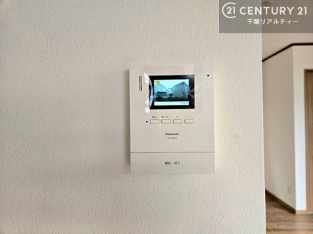 ���̑� TV���j�^�[�t�C���^�[�t�H���������B���K�҂̊���m�F���Ă���Ή��ł��邽�߁A�h�Ɩʂɂ��z�����ꂽ���S�̐ݔ��ł��B