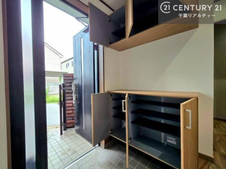 ���� �V���[�Y�{�b�N�X�t���Ȃ̂ŁA���ւ��Еt�����|�������₷���ł��I
�X�b�L���������ւŌ˂��J�����u�ԁA�������̂���S�n������Ԃ��o�}���Ă���܂��B
