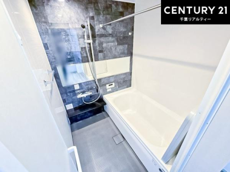 ���� �������������l�̕��͋C�̃o�X���[���́A�����o�Ă��ăo�X�^�C�����[���I
���d���撣���Ă��邲�J���ɂ��D�݂̍���̓����܂����āA�y����ł݂Ă͂������ł��傤���H
