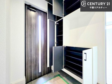���� �V���[�Y�{�b�N�X�t���Ȃ̂ŁA���ւ��Еt�����|�������₷���ł��I
�X�b�L���������ւŌ˂��J�����u�ԁA�������̂���S�n������Ԃ��o�}���Ă���܂��B