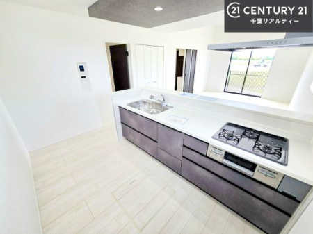 �L�b�`�� ��Ƃ肠�钲���X�y�[�X�ō�Ƃ����₷�����K�ȃL�b�`���ł��I
���q�l�ƈꏏ�ɂ��َq������y���߂�L�X�X�y�[�X�ł��B�y�����������ԂɂȂ肻���ł��ˁI