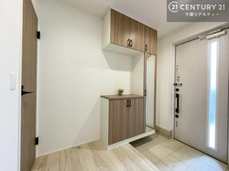 ���� �~���[�t���V���[�Y�{�b�N�X�t���Ȃ̂ŁA���ւ��Еt�����|�������₷���ł��I
�X�b�L���������ւŌ˂��J�����u�ԁA�������̂���S�n������Ԃ��o�}���Ă���܂��B