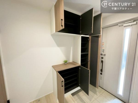 ���� ���֎��[���[�����Ă���̂ŁA���֎��肪�X�b�L���Еt�����q���ɌC�̒u����ɍ���܂���I