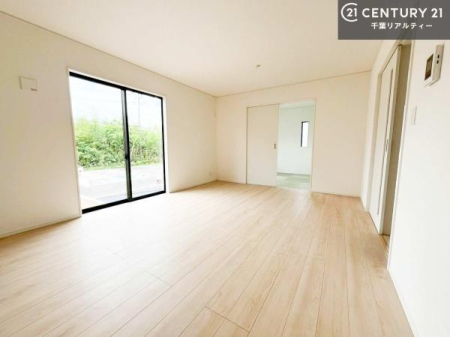 ���r���O �S�n�ǂ����r���O�͉Ƒ������R�ƏW�܂�܂��B�Ƒ��c�R�̎��Ԃ����������ł��B���Ƒ��ƁA����w�[���������Ԃ��߂��������ł��ˁB