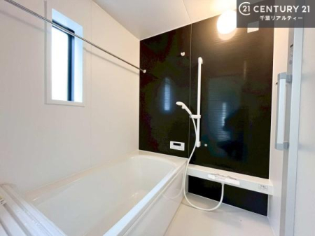 ���� �������������l�̕��͋C�̃o�X���[���́A�����o�Ă��ăo�X�^�C�����[���I
���d���撣���Ă��邲�J���ɂ��D�݂̍���̓����܂����āA�y����ł݂Ă͂������ł��傤���H
