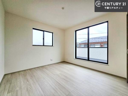 �m�� �o���R�j�[�ɖʂ��Ă���m���ł��B���邭�����肪����A���C����������ł��܂��I���N���āA�O�ɏo�Ĕw�L�т����[�ċz�����ǂ������}������邱�Ƃ��ł��܂��B