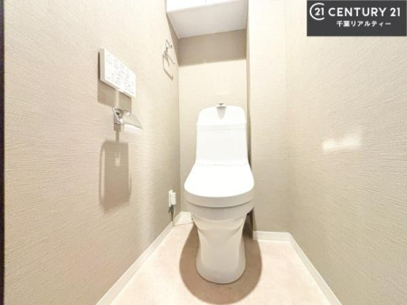 �g�C�� �������֍��ɂ��A�~��͕֍����g�����ł���̂ŗ₽���֍��ɍ��炸�ɍςފ������d�l�ł��I�V���v���ȃJ���[����Ƃ��Ă���̂ŁA������ꂪ���₷���ł��B