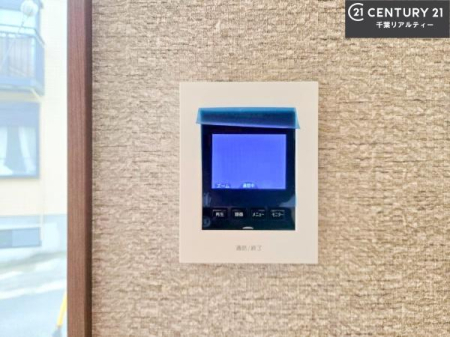 ���̑����� TV���j�^�[�t���C���^�[�z��������A�K��҂��f���Ŋm�F���Ă���Ή��ł��邽�߁A�h�Ɩʂ����S�ł��B���q�l�̂�����Ԏ��ɂ��S�����A���Ƒ��̈��S�E���S�ȕ�炵���T�|�[�g���܂��B