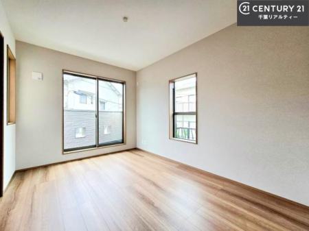 �m�� �o���R�j�[�ɖʂ��Ă���m���ł��B���邭�����肪����A���C����������ł��܂��I���N���āA�O�ɏo�Ĕw�L�т����[�ċz�����ǂ������}������邱�Ƃ��ł��܂��B