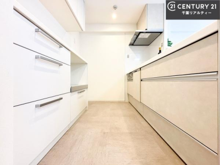 �L�b�`�� ���[�X�y�[�X���L�x�ŁA�����X�y�[�X���X�b�L���ƕЕt���Ђ�`�����p�ł��܂��I
���K�ɍ�Ƃ��ł��A�Ǝ��̌����A�b�v�I�����̗���������܂��I