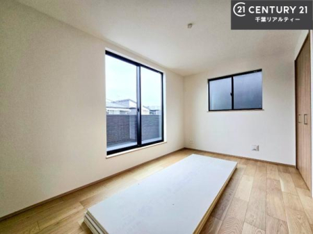 �m�� �o���R�j�[�ɖʂ��Ă���m���ł��B���邭�����肪����A���C����������ł��܂��I���N���āA�O�ɏo�Ĕw�L�т����[�ċz�����ǂ������}������邱�Ƃ��ł��܂��B