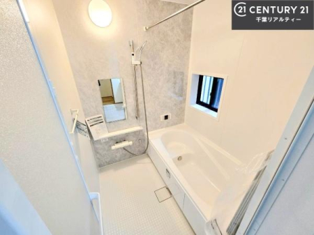 ���� 1���̔�����������Ɩ����Ă���闁���ł��B
�������̑f�G�ȃ����N�[�[�V�����ꏊ�ł��I