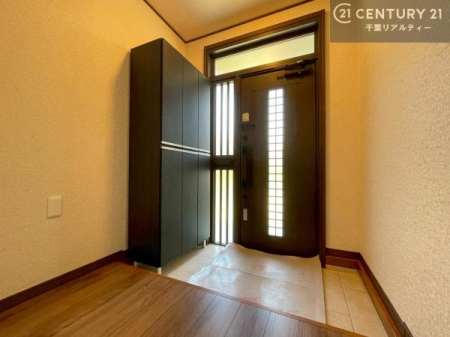 ���� �V���[�Y�{�b�N�X�t���Ȃ̂ŁA���ւ��Еt�����|�������₷���ł��I
�X�b�L���������ւŌ˂��J�����u�ԁA�������̂���S�n������Ԃ��o�}���Ă���܂��B